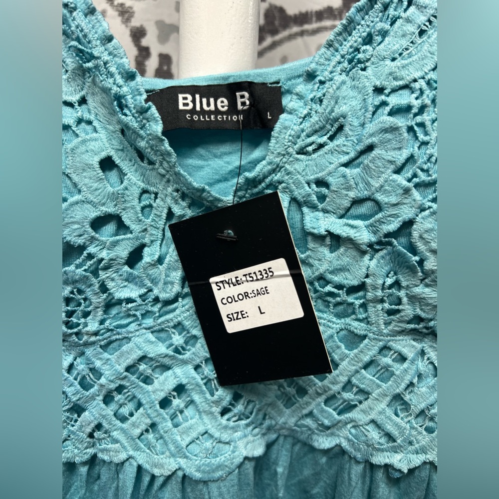 Beautiful Flowy Tank! - Picture 3 of 3